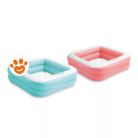 Due piscine gonfiabili quadrate blu e rosa