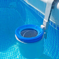 Skimmer galleggiante in piscina fuori terra
